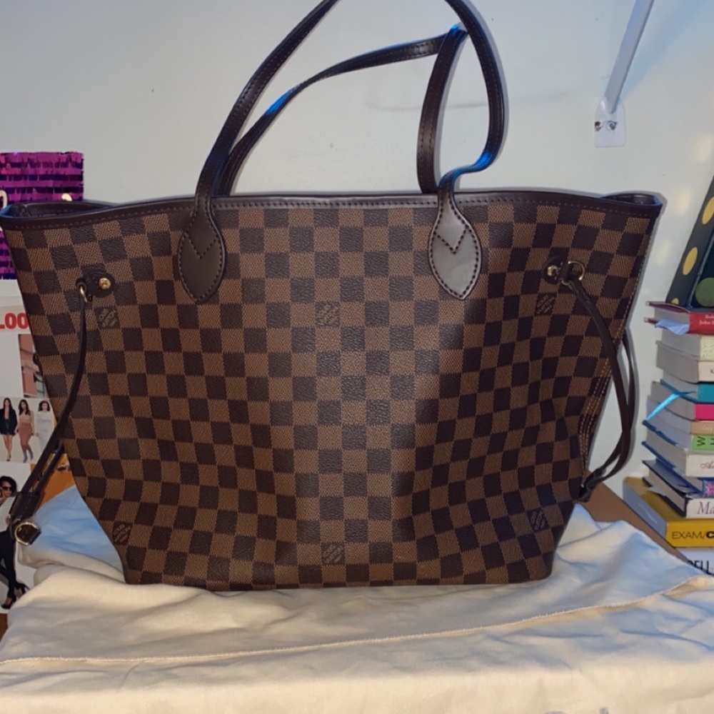 Never full MM LV tote bag